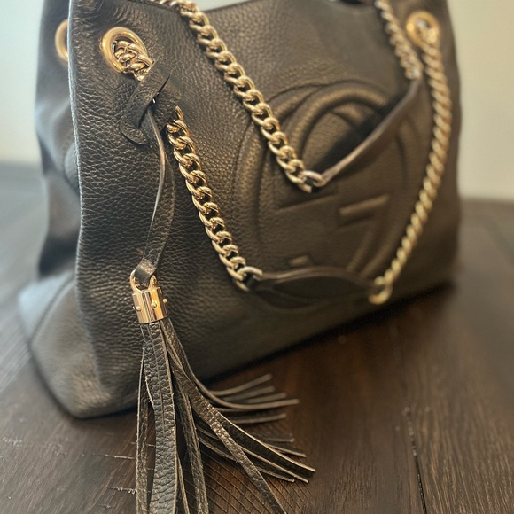 AUTHETIC | Gucci Black Leather Soho Shoulder Bag with Gold Chain - Picture 4 of 12